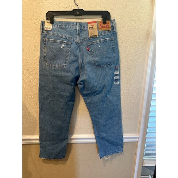 Women’s Levi’s 501 Cropped Jeans. Size 32X26. NWT! - Picture 4 of 4